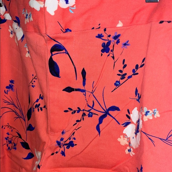 Boutique 9 Coral Floral Pull-On Bermuda Shorts - Picture 6 of 6